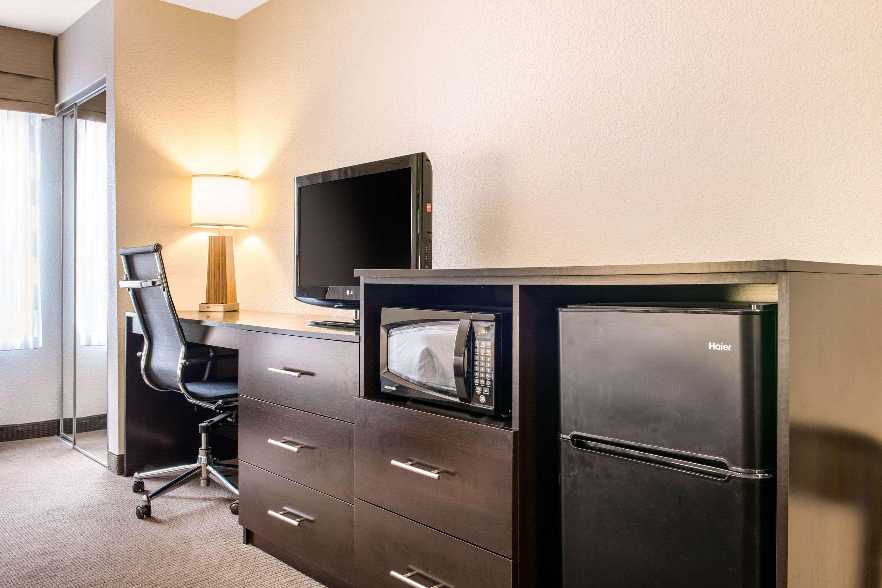 Sleep Inn & Suites Columbus Buitenkant foto