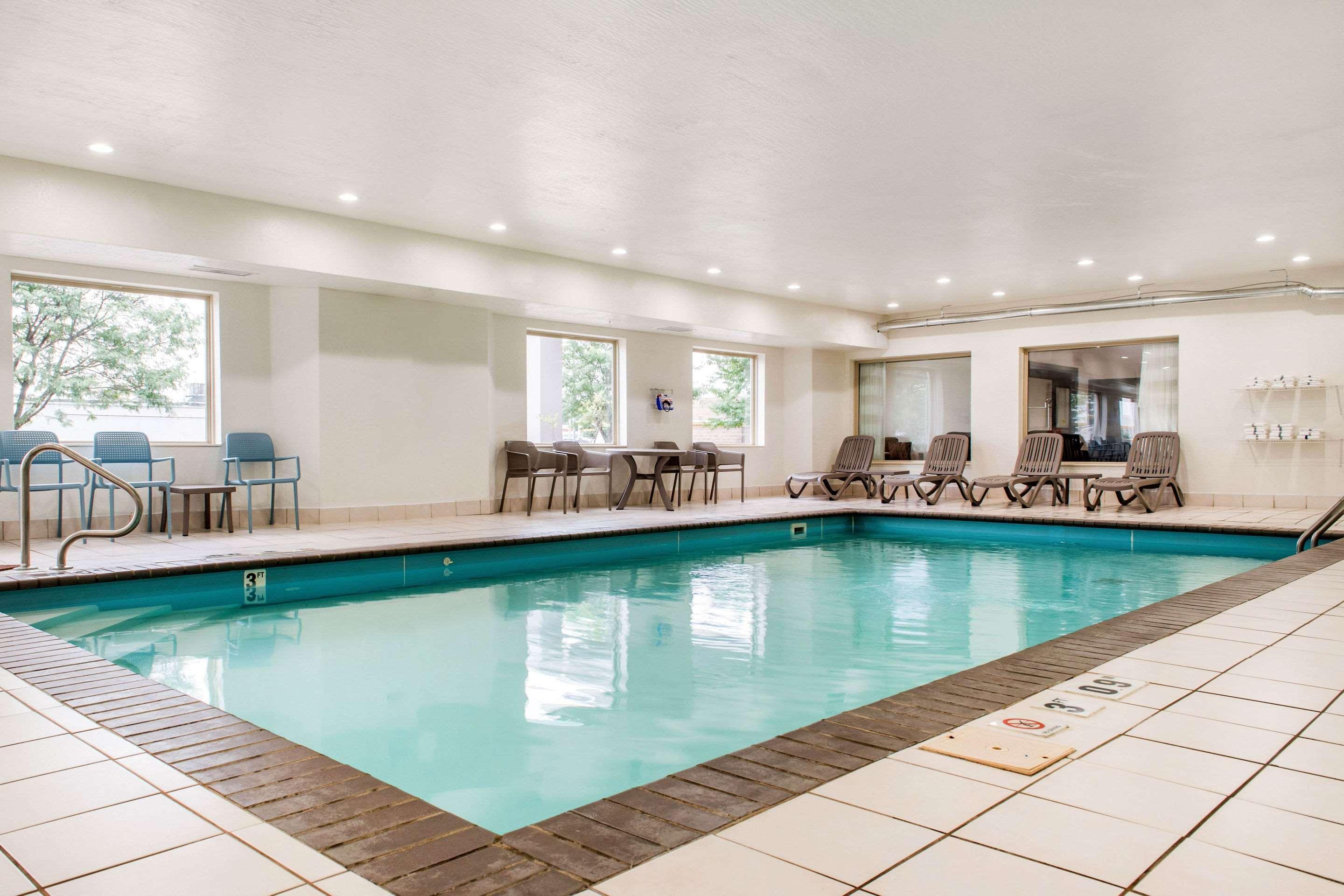 Sleep Inn & Suites Columbus Buitenkant foto