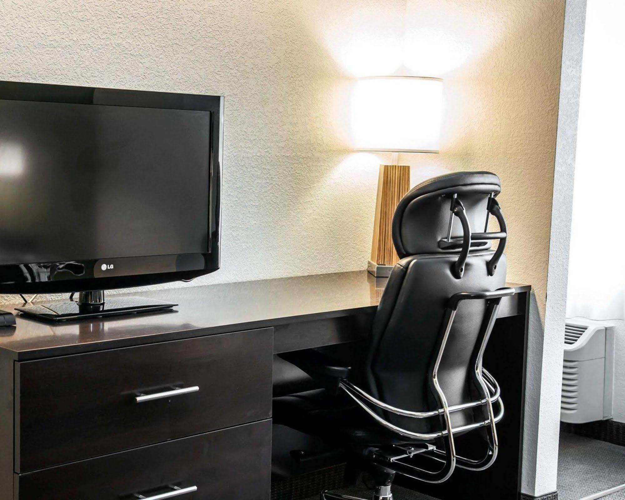 Sleep Inn & Suites Columbus Buitenkant foto