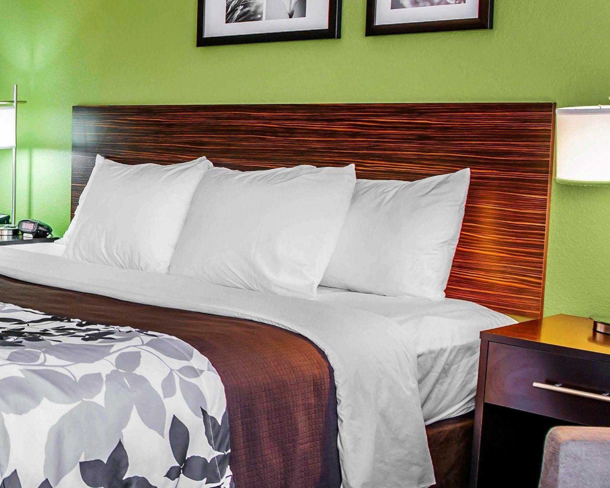Sleep Inn & Suites Columbus Buitenkant foto