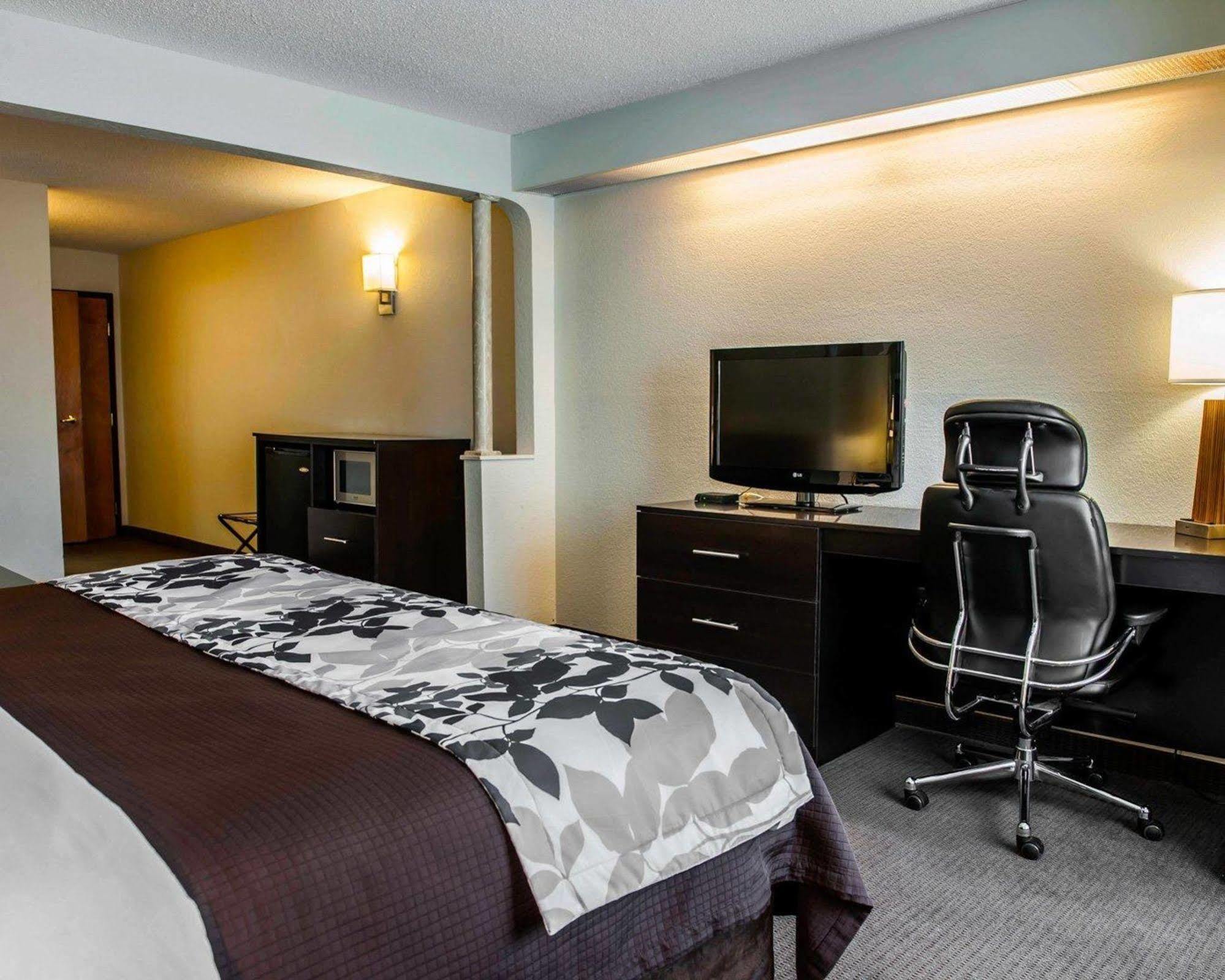Sleep Inn & Suites Columbus Buitenkant foto